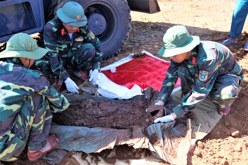 Quảng Trị: Cất bốc, quy tập 37 bộ hài cốt liệt sĩ